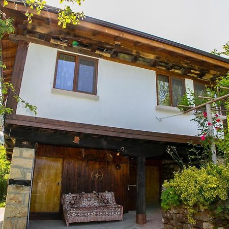 Holiday Home Lyubovo Gabrovo Buitenkant foto