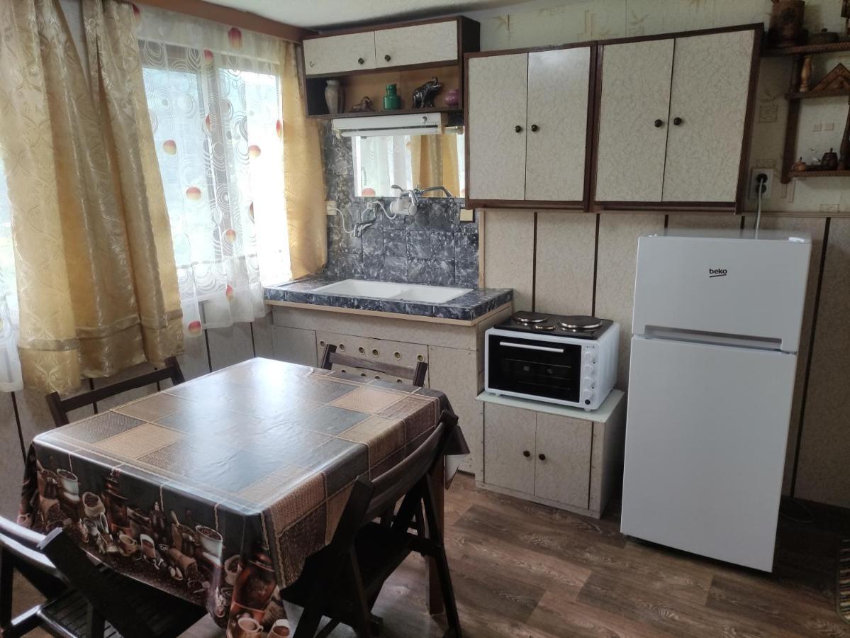 Holiday Home Lyubovo Gabrovo Buitenkant foto