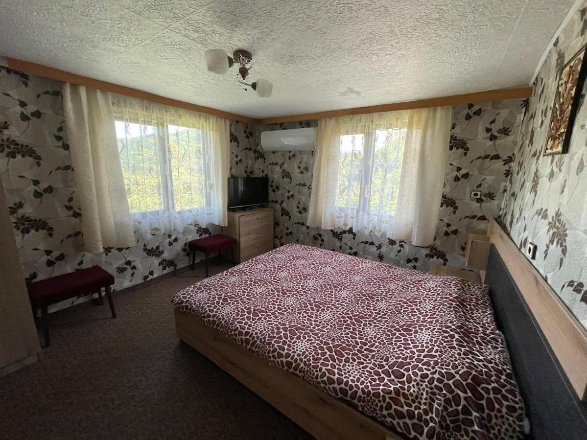 Holiday Home Lyubovo Gabrovo Buitenkant foto