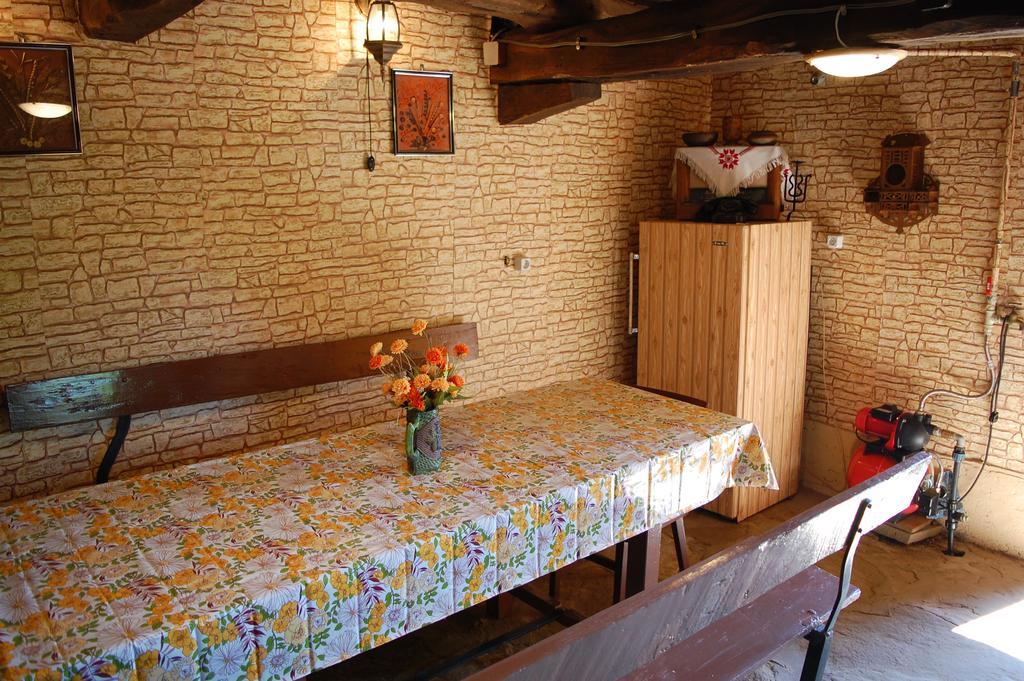 Holiday Home Lyubovo Gabrovo Buitenkant foto