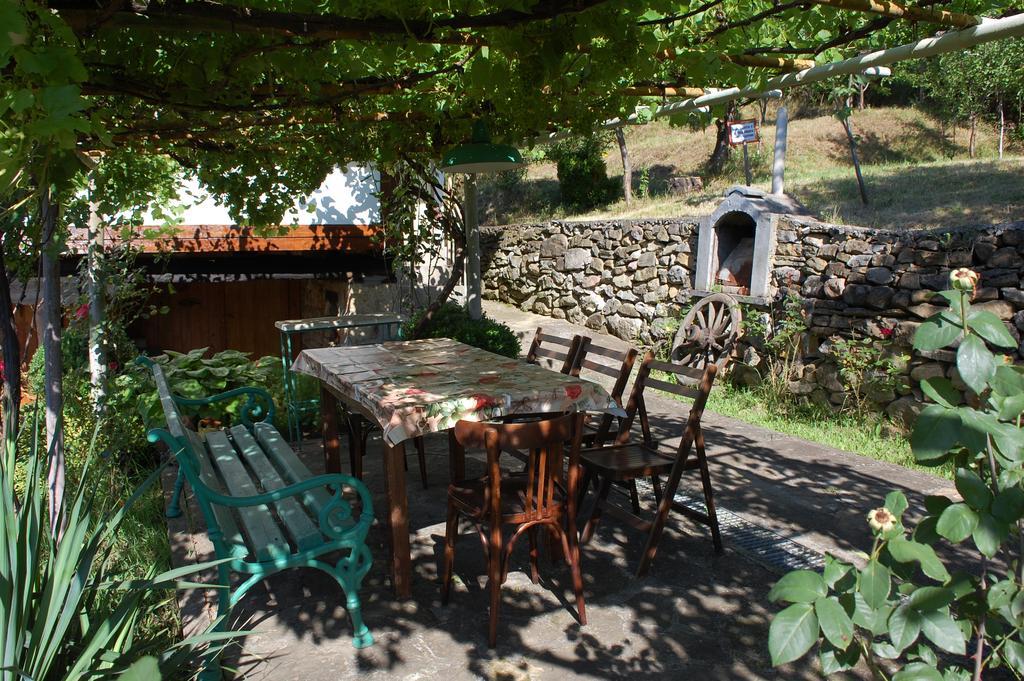 Holiday Home Lyubovo Gabrovo Buitenkant foto
